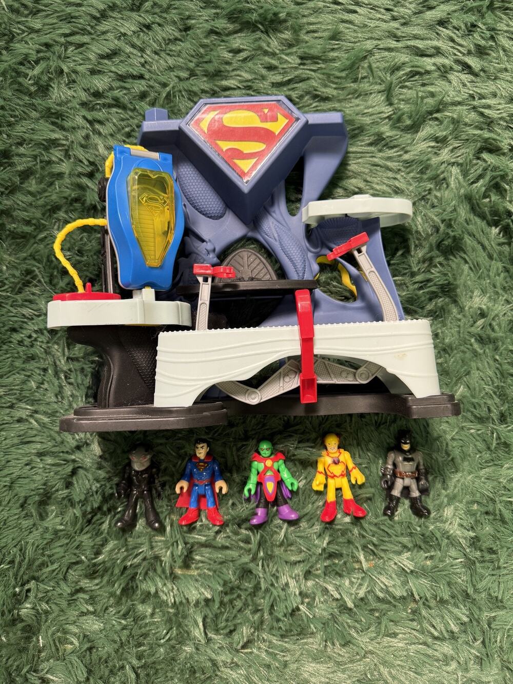Fisher-Price Imaginext DC Super Friends Fortress of Solitude Playset with 5